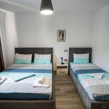 Tuttomondo Apartments Голем Екстериор снимка
