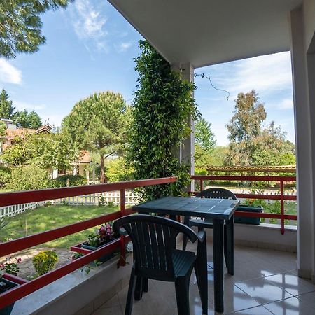 Tuttomondo Apartments Голем Екстериор снимка