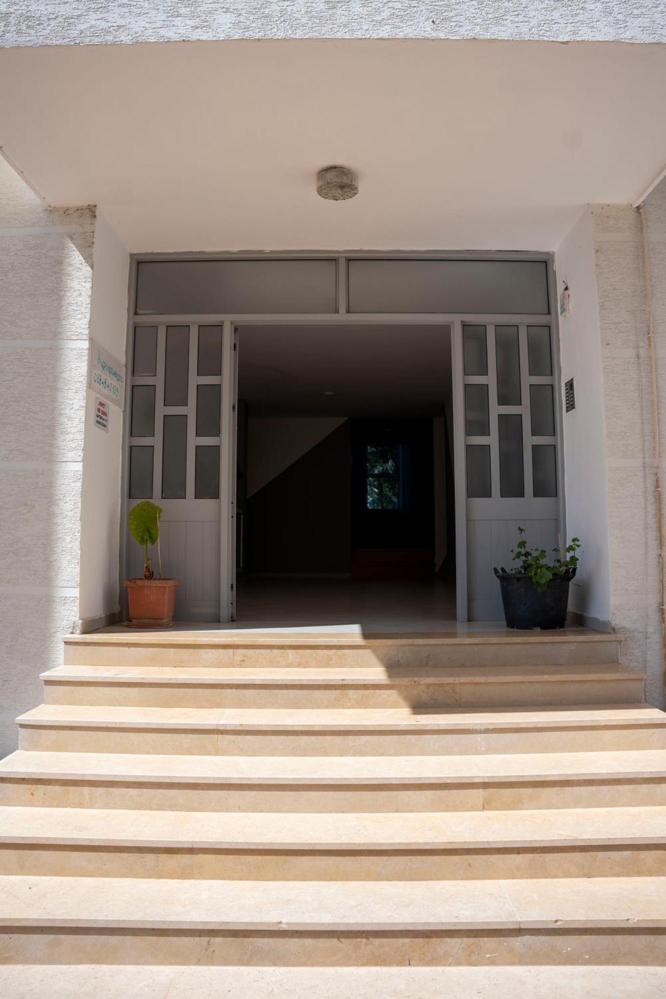 Tuttomondo Apartments Голем Екстериор снимка