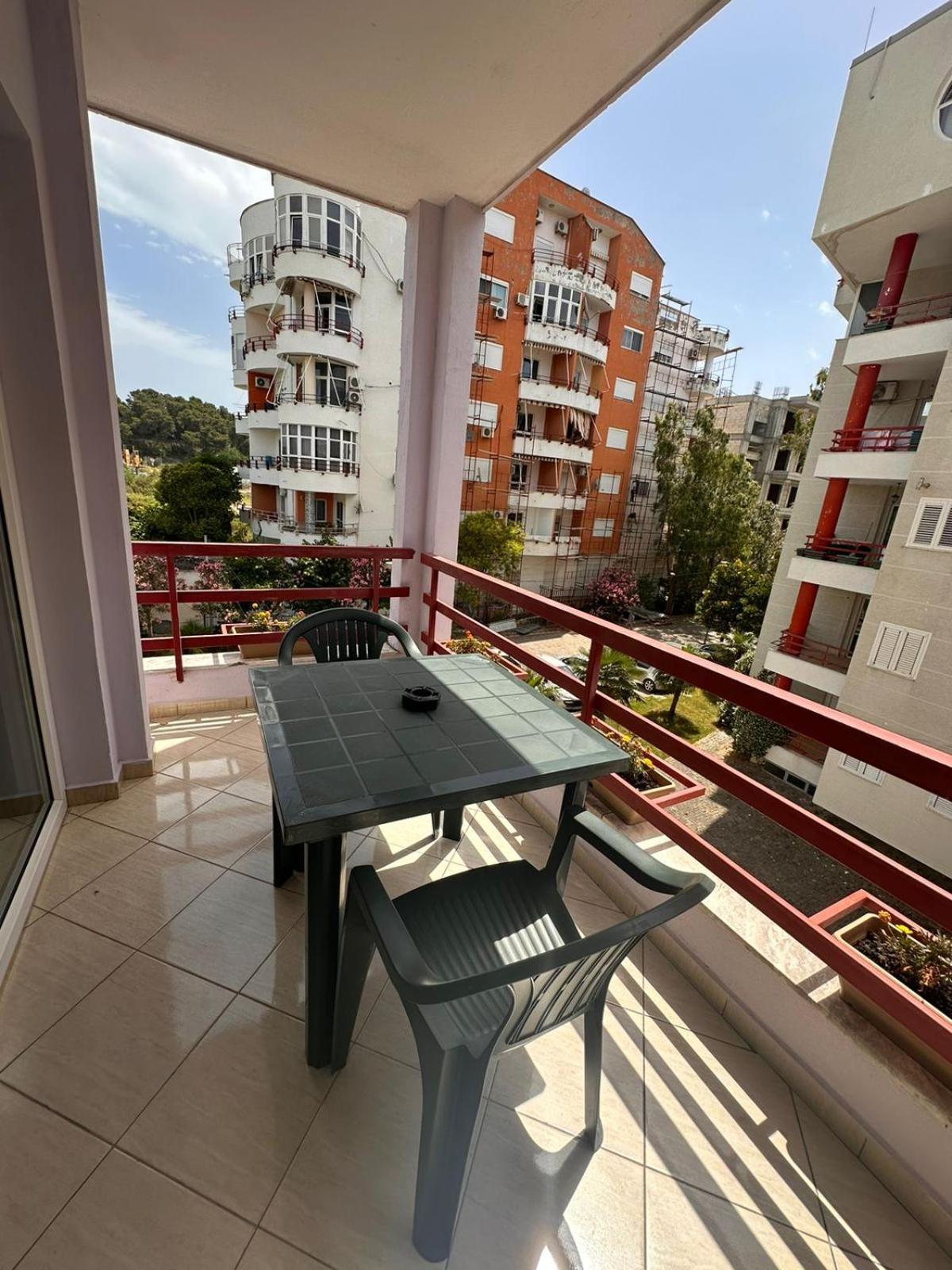 Tuttomondo Apartments Голем Екстериор снимка