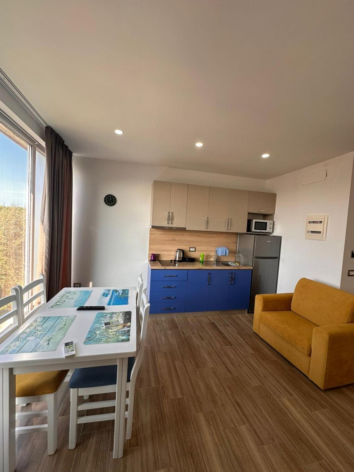 Tuttomondo Apartments Голем Екстериор снимка